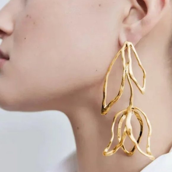 ✨Anthro Tulip Earrings✨ - Picture 2 of 10